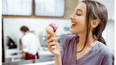 حلمت أنني آكل الأيس كريم في المنام «ما تفسير ذلك؟»