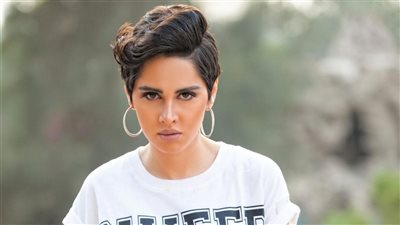 ياسمين رئيس تفاجئ جمهورها بجواز سفر فلسطيني