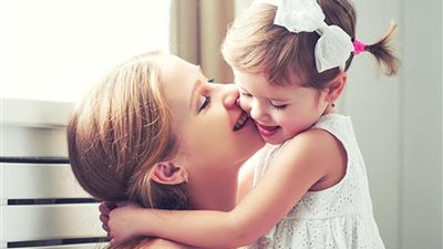 كيف أعبر لأبنائي عن حبي لهم؟ 4 خطوات هامة