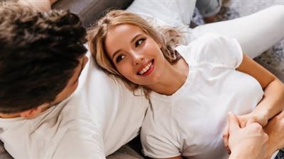 كيفية اتقان حديث مثير بين الزوجين | 4 طرق