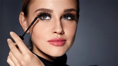 نصائح ذهبية لرموش جذابة تبرز جمال عينيك