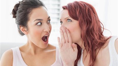 5 حلول للتعامل مع الزوجة التي تفشي أسرار البيت (إنفوجراف)