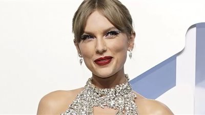 تايلور سويفت تحقق 5 مراكز ضمن العشرة الأوائل في قائمة Billboard 200