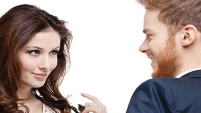 4 علامات تدل على إعجاب الفتاة بك 