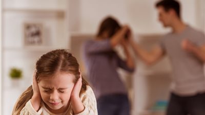 كيف تؤثر الخلافات الزوجية على صحة الأطفال النفسية؟ 