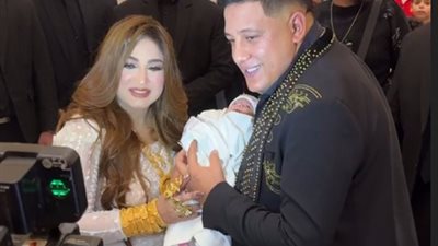 حمو بيكا يحتفل بسبوع ابنته في قاعة أفراح والجمهور يسخر