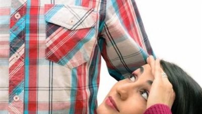 لماذا يحب الشاب البنت القصيرة؟