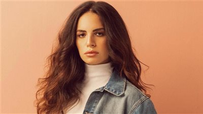 آمال ماهر ترد على أنباء زواجها من ثري إماراتي بطريقة مثيرة: «بقولهالك» (فيديو)