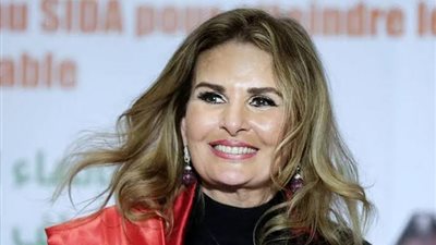 هل تغيب يسرا عن السباق الرمضاني بسبب أزمتها مع العدل جروب؟ 