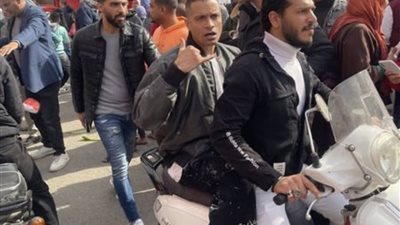 بالموتوسيكل | حسن شاكوش يدلي بصوته في انتخابات الرئاسة 2024 (صور)