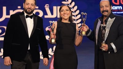 مي كساب تثير الجدل بنحافة شديدة في مهرجان وشوشة (صور)