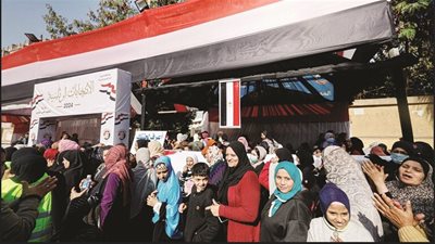 مواطن مصري يطلق زوجته أمام اللجنة الانتخابية في مطروح