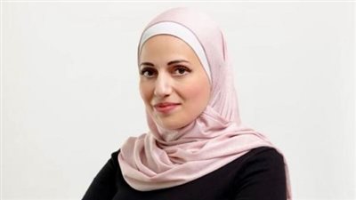 رنا سمارة | كاتبة أردنية اقتحمت تفاصيل الحياة الزوجية والعلاقات الاجتماعية