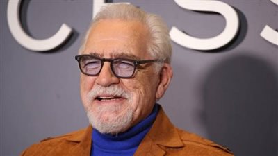 بطل مسلسل الخلافة Succession بريان كوكس يشعل مهرجان الأدب بقصيدة الشهيد العرير (فيديو)