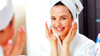 روتين استحمام يمنحكِ بشرة متوهجة في الشتاء