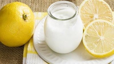 3 فوائد لتناول عصير الليمون باللبن 
