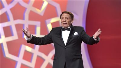 5 أخبار فنية يجب ألا تفوتك أبرزها عودة عادل إمام إلى السينما