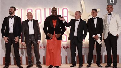 تيريس جيبسون بإطلالة غريبة في ختام مهرجان الجونة السينمائي (صور)