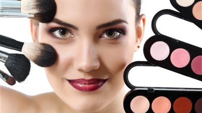 للبشرة الجافة | أفضل طريقة لوضع المكياج لإطلالة رائعة