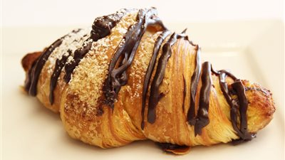  طريقة عمل الكرواسون بالشوكولاتة مثل المحلات