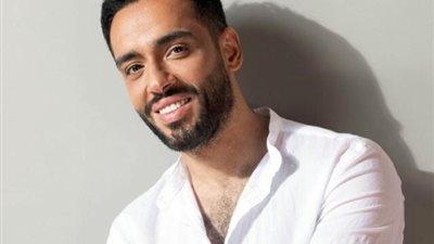 رامي جمال يثير فضول جمهوره بدويتو جديد 