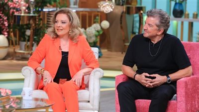 وليد توفيق وزوجته في حلقة مليئة بالأسرار مع منى الشاذلي (فيديو)