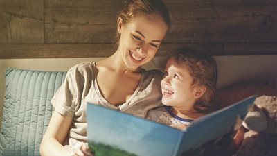 4 فوائد رائعة لطفلك من حدوتة قبل النوم