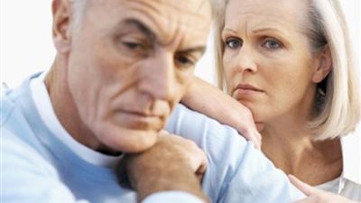 لماذا يحدث الطلاق بعد عشرة سنين؟ خبير نفسي يجيب