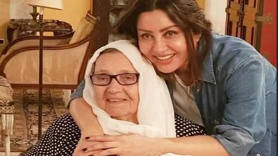 أول تعليق من لطيفة بعد وفاة والدتها