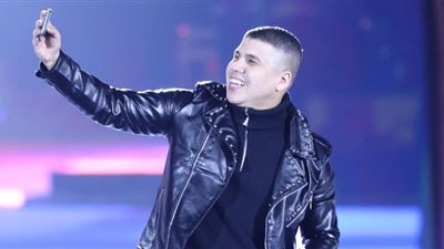 عمر كمال يعلن حصوله على الإقامة الذهبية في الإمارات