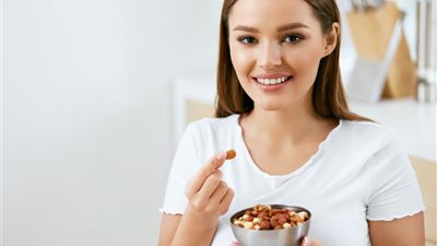 حلمت أنني آكل المكسرات في المنام «ما تفسير ذلك؟»