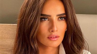 زينة تتعرض للإصابة في ذراعها | صور