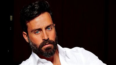 سعد رمضان بدون لحية ويعلق: أول مرة من 15 سنة (صور)