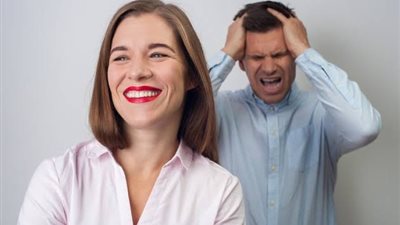 3 علامات في الوجه والجسم تدل على إصابة صاحبها بالنرجسية 