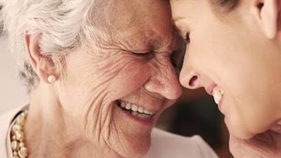 4 علاجات فعالة تقلل من أعراض الزهايمر (إنفوجراف)