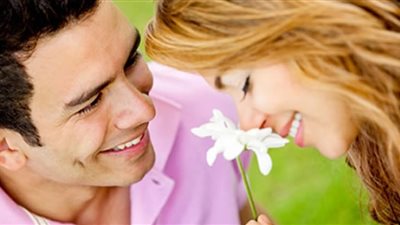 5 أسرار للتعامل مع خطيبتك الانطوائية