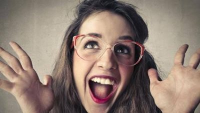 3 طرق لتصبحين فتاة مرحة