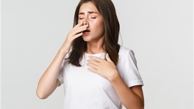 تفسير حلم العطس فى المنام للعزباء والحامل 
