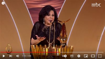 كواليس تكريم سلمان خان لإسعاد يونس في JOY AWARDS (فيديو)