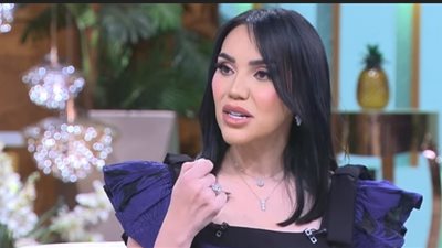 أول ظهور للنجمة مي فاروق بعد خطبتها في برنامج Sold Out