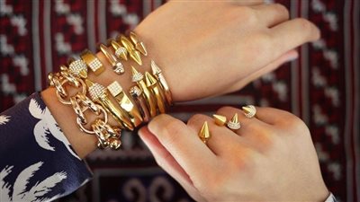 أسعار الذهب اليوم بختام تعاملات الإثنين 22-1-2024