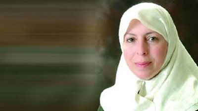 نبيلة محمود الخطيب | شاعرة أردنية حصدت الجوائز عن أعمالها الأدبية