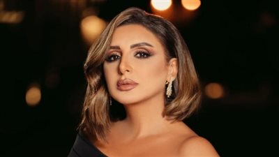 رد ناري من أنغام على منتقدي ظهور نجاة الصغيرة في joy awards