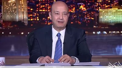 عمرو أديب يوجه رسالة إلى تامر أمين وخيري رمضان بعد انتقادهما تكريم نجاة