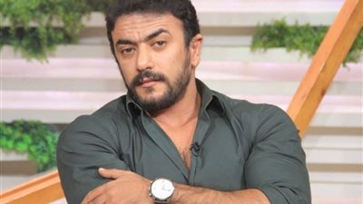 أحمد العوضي يغادر المستشفى بعد تماثله للشفاء من أزمته الصحية