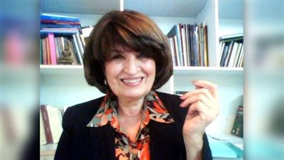 لطفية الدليمي | كاتبة دافعت عن حقوق المرأة في العراق