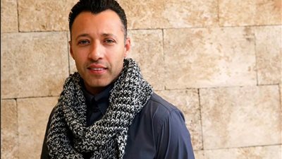 أول تعليق من أحمد فهمي بعد أنباء انفصاله عن زوجته