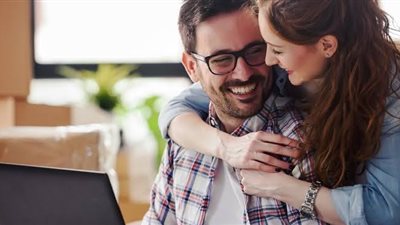 3 طرق لتجعلي من زوجك «رجل فرفوش»