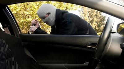 تفسير حلم سرقة السيارة في المنام للعزباء والمتزوجة والحامل