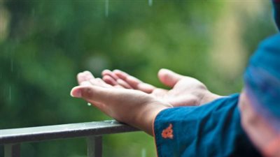 هل الدعاء وقت المطر مستجاب ؟ «الإفتاء تُجيب»